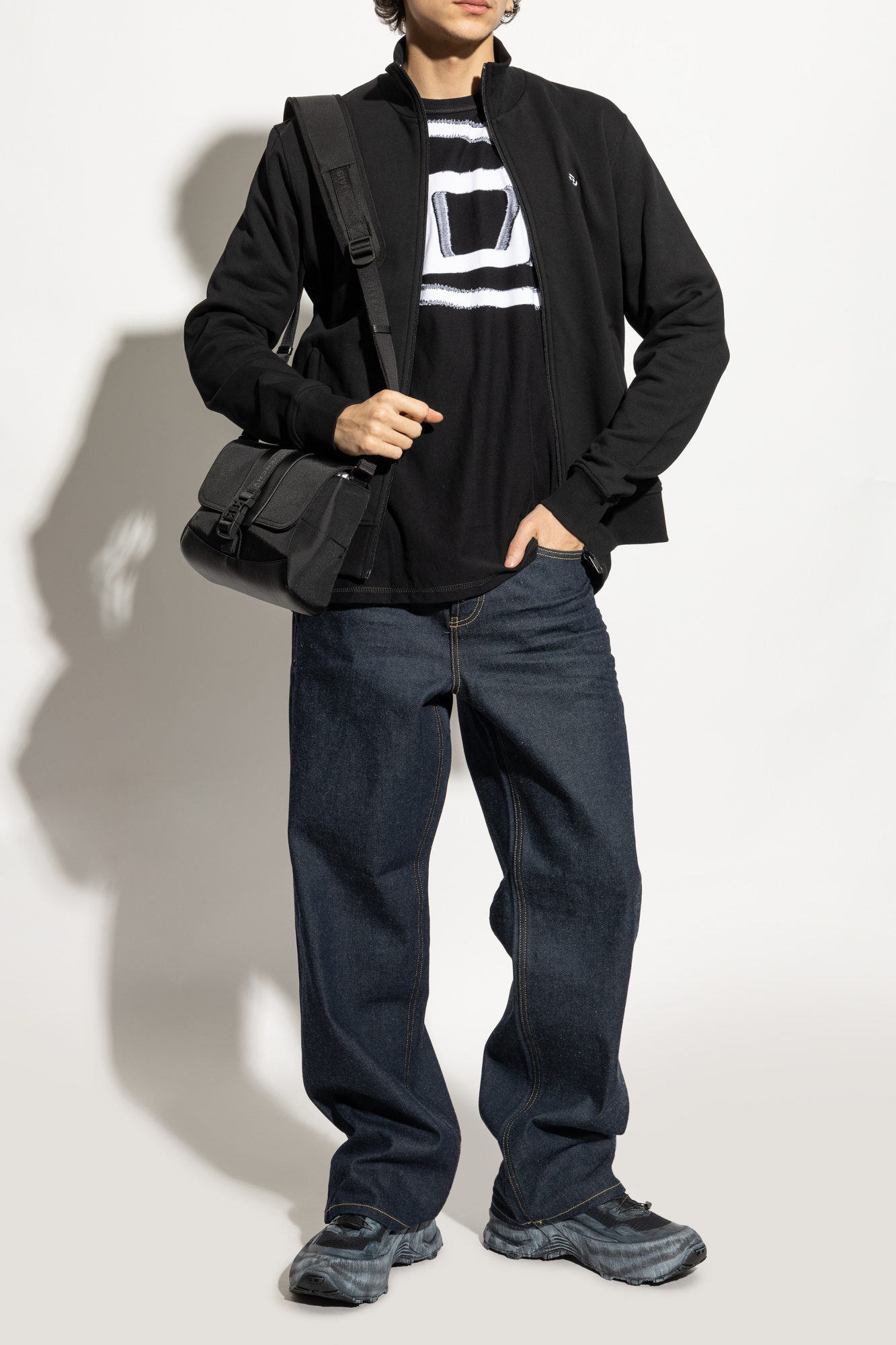 Szary Buty sportowe `D-CAGE RUNNER` Diesel - Vitkac Polska